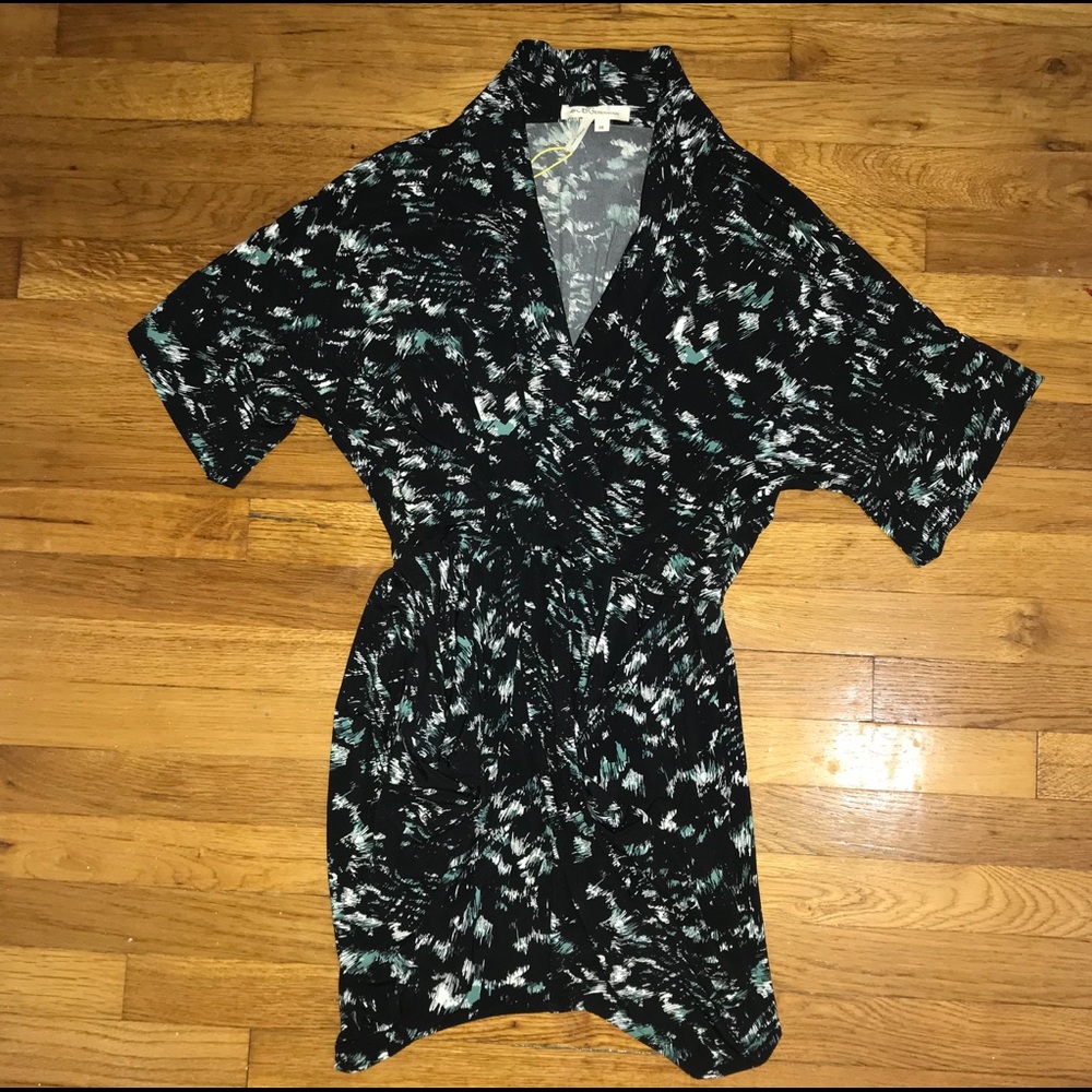 BCBG Short Sleeve Collared Dress with Pockets XS